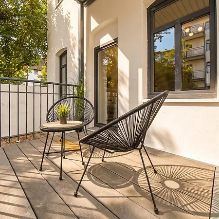 A1 Ruhiges 3-zimmer-studio Mit Balkon Apartament