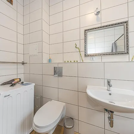 A1 Ruhiges 3-zimmer-studio Mit Balkon Apartament *